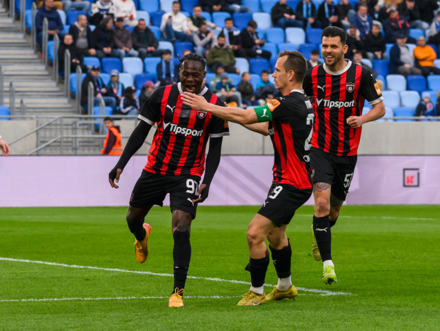 Kelvin Oforo, Martin Mikovič