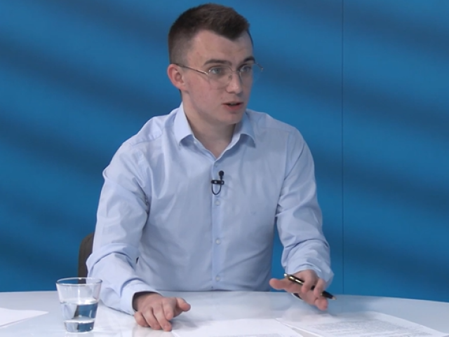 Filip Kužma, Ide o peniaze