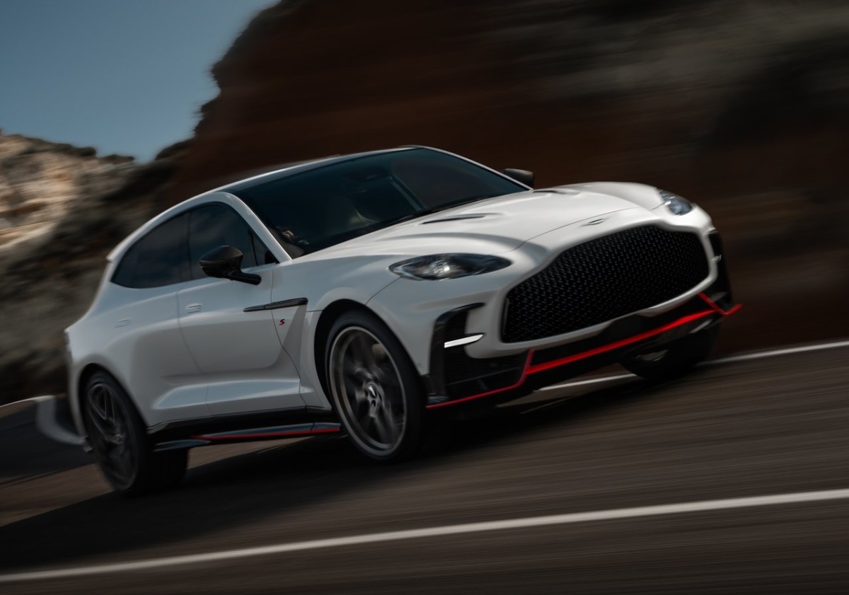 Aston Martin DBX S 1