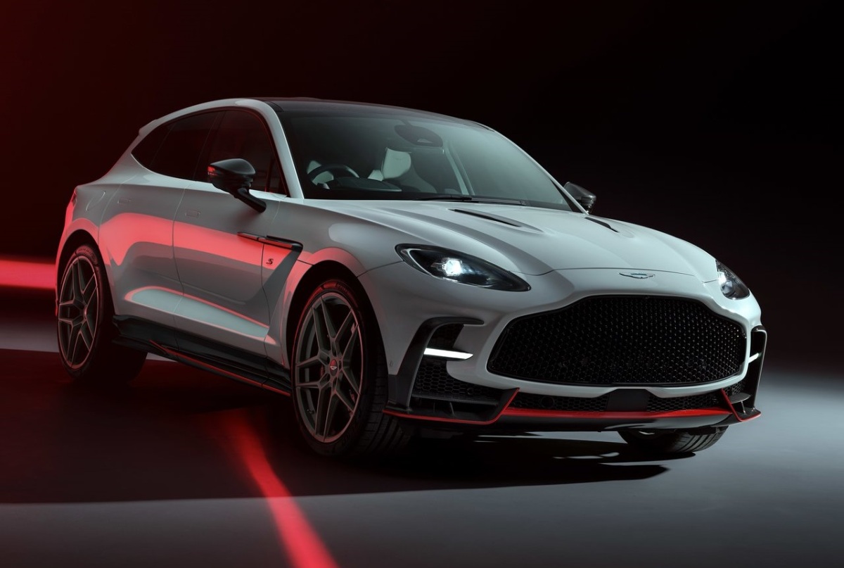 Aston Martin DBX S
