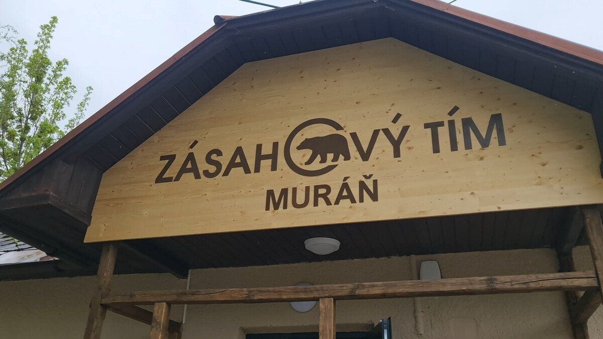 Oznacenie budovy Zasahoveho timu Muran