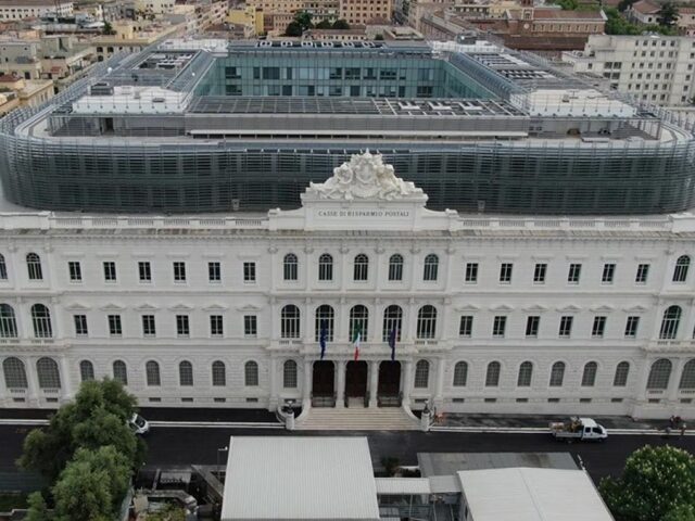 Piazza Dante v Ríme - sídlo Sistema di informazione per la sicurezza della Repubblica