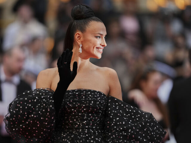 France Cannes 2025 Irina Shayk v kreácii Armani Privé Ceremony Red Carpet
