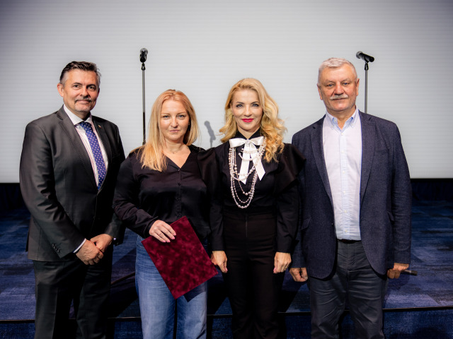 Odovzdavanie dekretu GR STVR L.Machala  M. Flasikova  M. Simkovicova  J. Kroslak