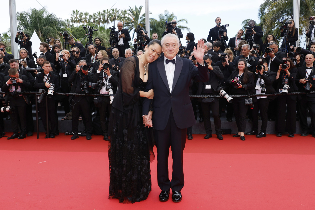 Herec Robert de Niro a jeho partnerka Tiffany Chen.