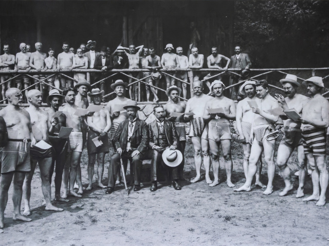 vzduchoplavba, Luhačovice, Slnečné kúpele, história, muži v plavkách