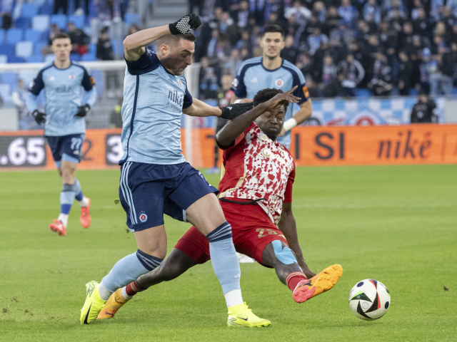 SR futbal NL 16. kolo Slovan Banská Bystrica Mensah Mak