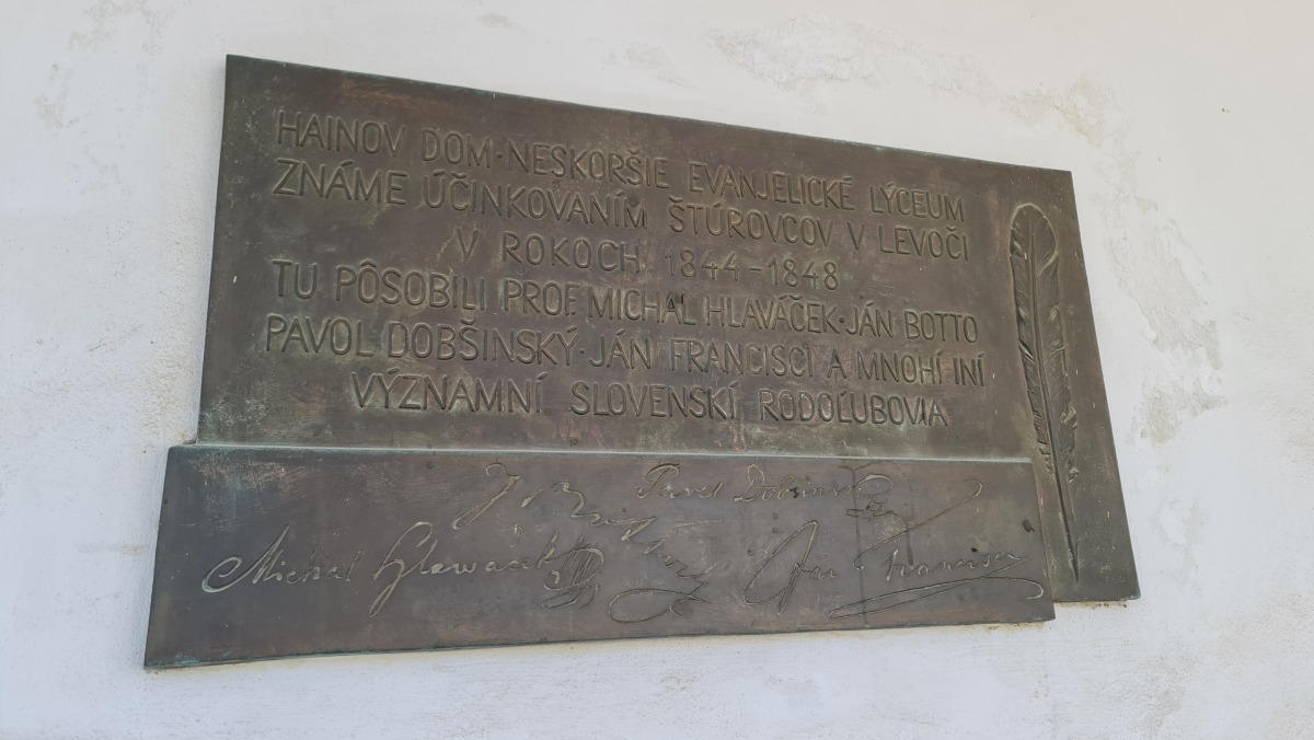 Pamaetna tabula na prieceli Spisskeho muzea