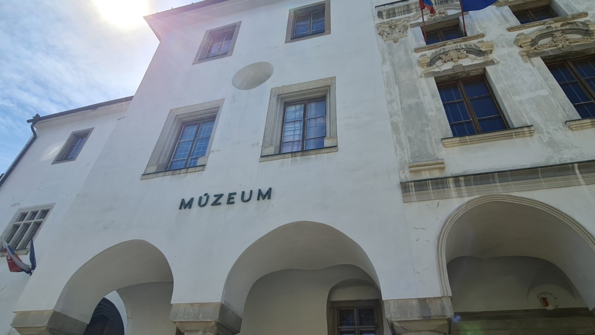 Priecelie Spisskeho muzea v Levoci