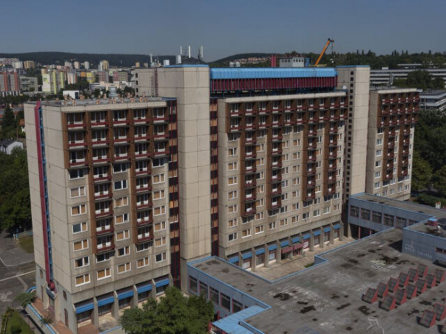 vysokoskolsky internat Druzba Univerzity Komenskeho v Bratislave. FOTO TASR  Jaroslav Novak