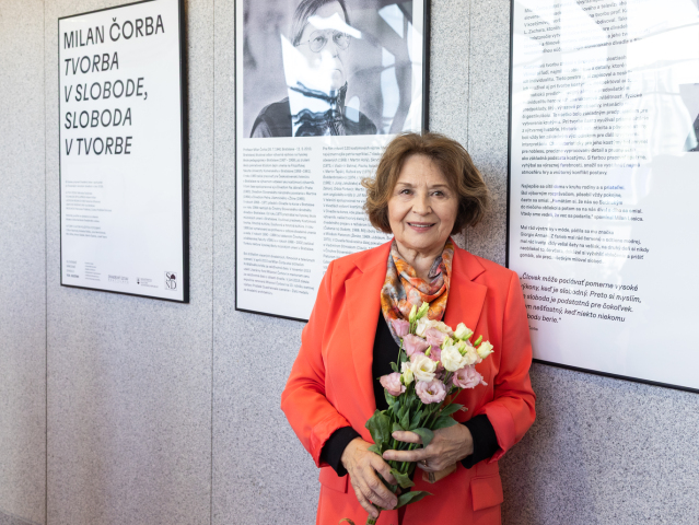 1 Clenka Cinohry SND Emilia Vasaryova na vernisazi vystavy  foto Tibor Geci