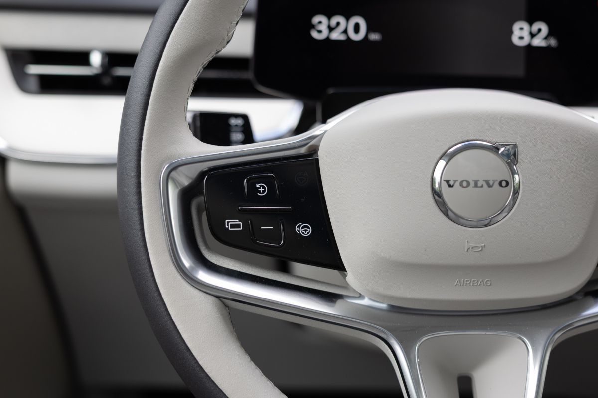 Volvo EX90 Performance - test 2025