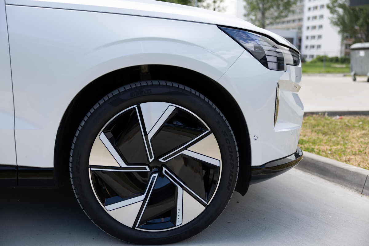 Volvo EX90 Performance - test 2025