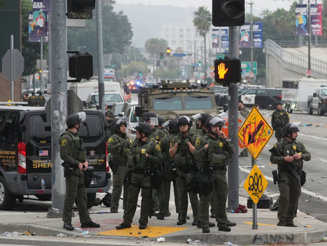 Los Angeles, protesty, polícia, USA