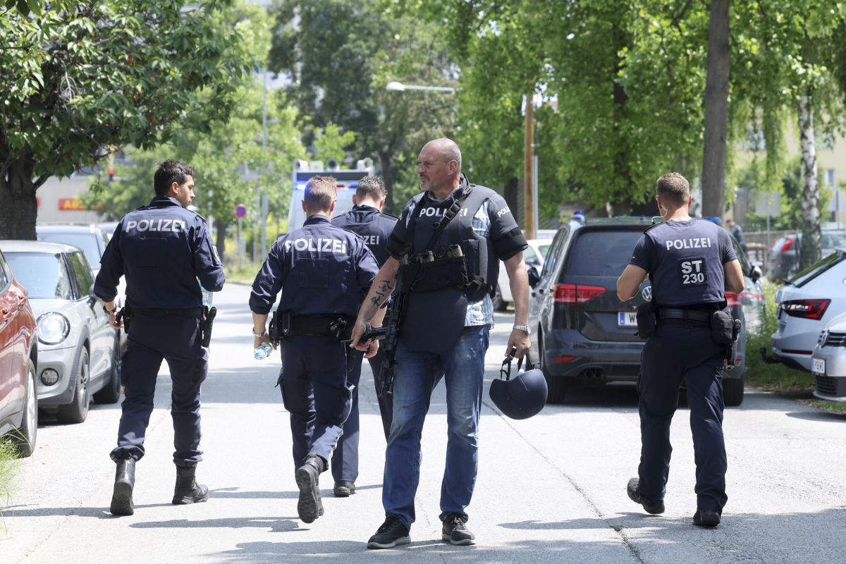 rakúsko, škola, streľba, graz, polícia