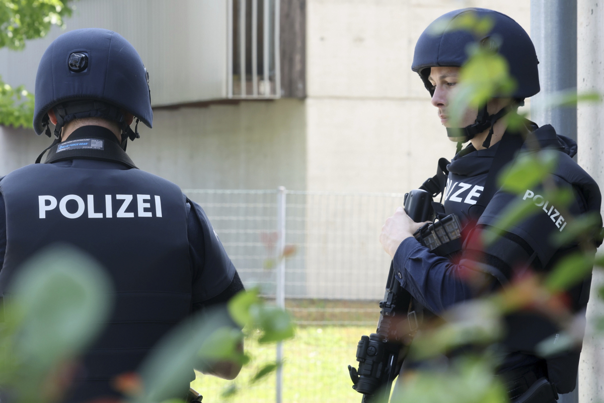 rakúsko, škola, streľba, graz, polícia