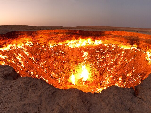 Darvasa gas crater panorama