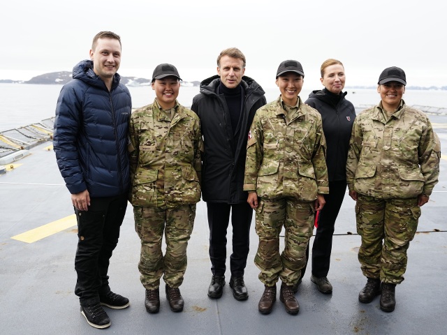 Jense-Frederik Nielsen / Mette Frederiksenová / Emmanuel Macron /