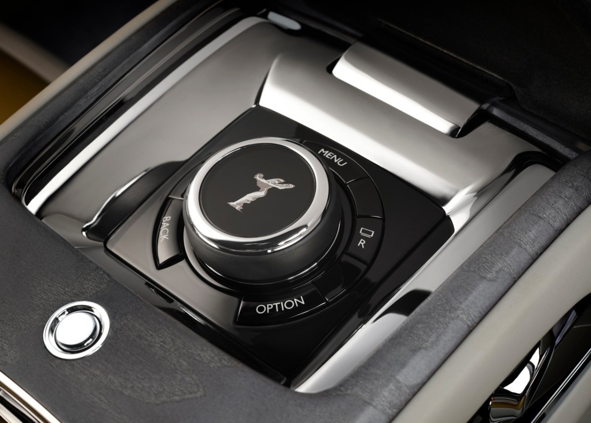 Rolls-Royce Cullinan Series II 12