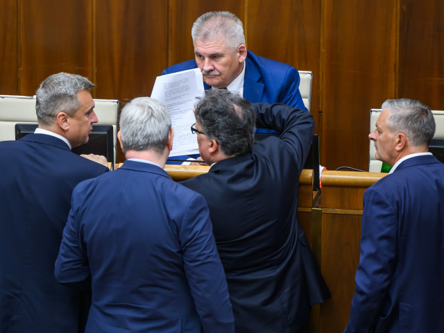nr sr, parlamet, národná rada, dve pohlavia, novela ústavy