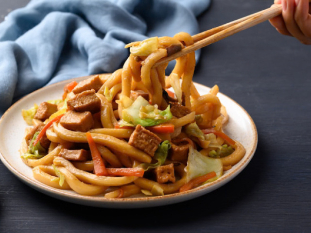 Ryžové, sklenené, udon, ramen či soba... Vyznáte sa v ázijských rezancoch? 