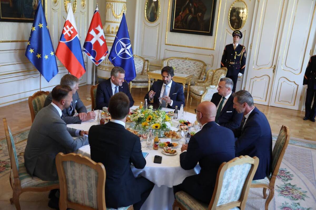 okrúhly stôl, pellegrini, nato, zbrojenie