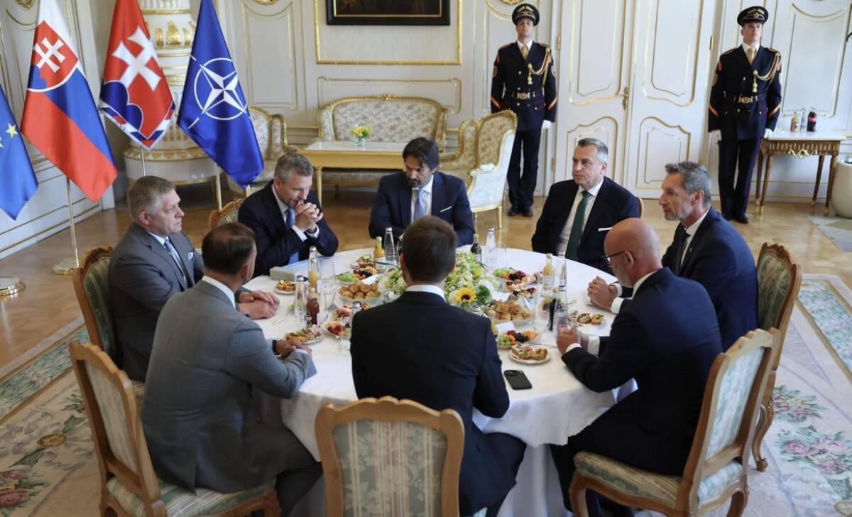 okrúhly stôl, pellegrini, nato, zbrojenie