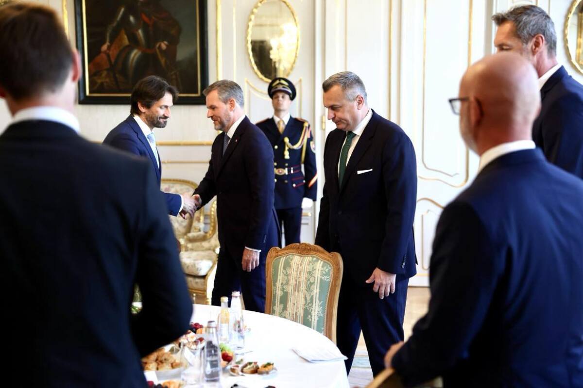 okrúhly stôl, pellegrini, nato, zbrojenie