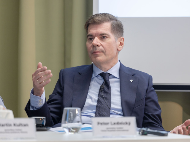 Peter Lednický, Penta
