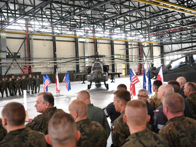 Vrtuľník Apache AH-64D