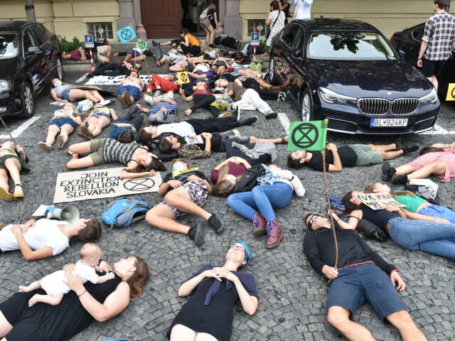 die-in, Extinction Rebellion Slovakia, Bratislava