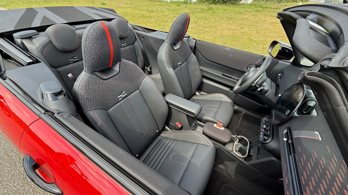 MINI JCW Convertible (2025)