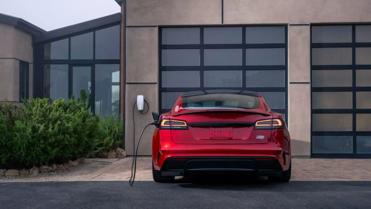 Tesla Model S 2