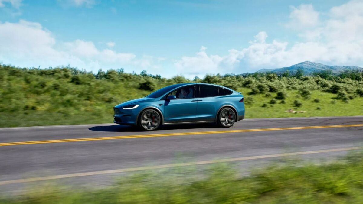 Tesla Model X 2