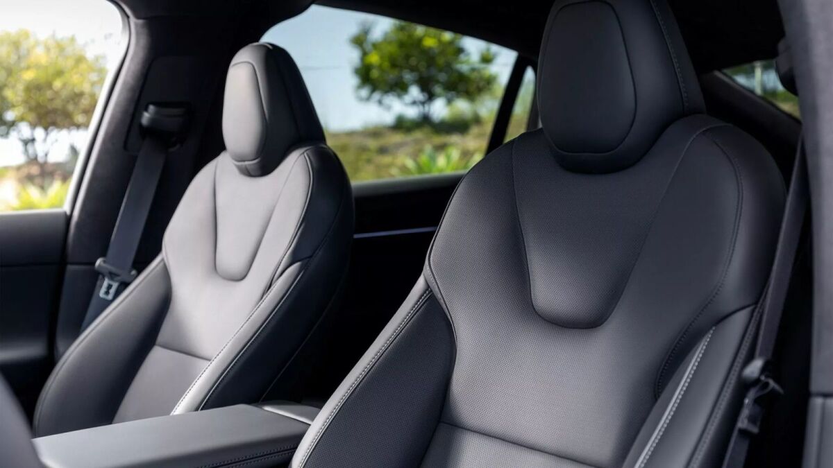 Tesla Model X 7