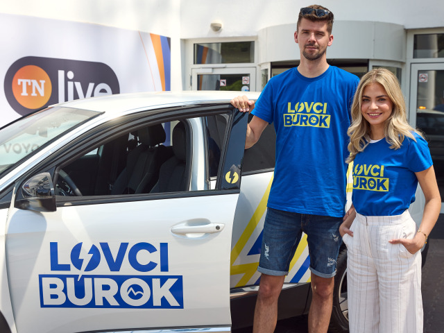Lovci burok L. Vavro a S. Salingova