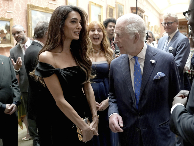 Právnička Amal Clooney v rozhovore s britským kráľom Karolom III. 