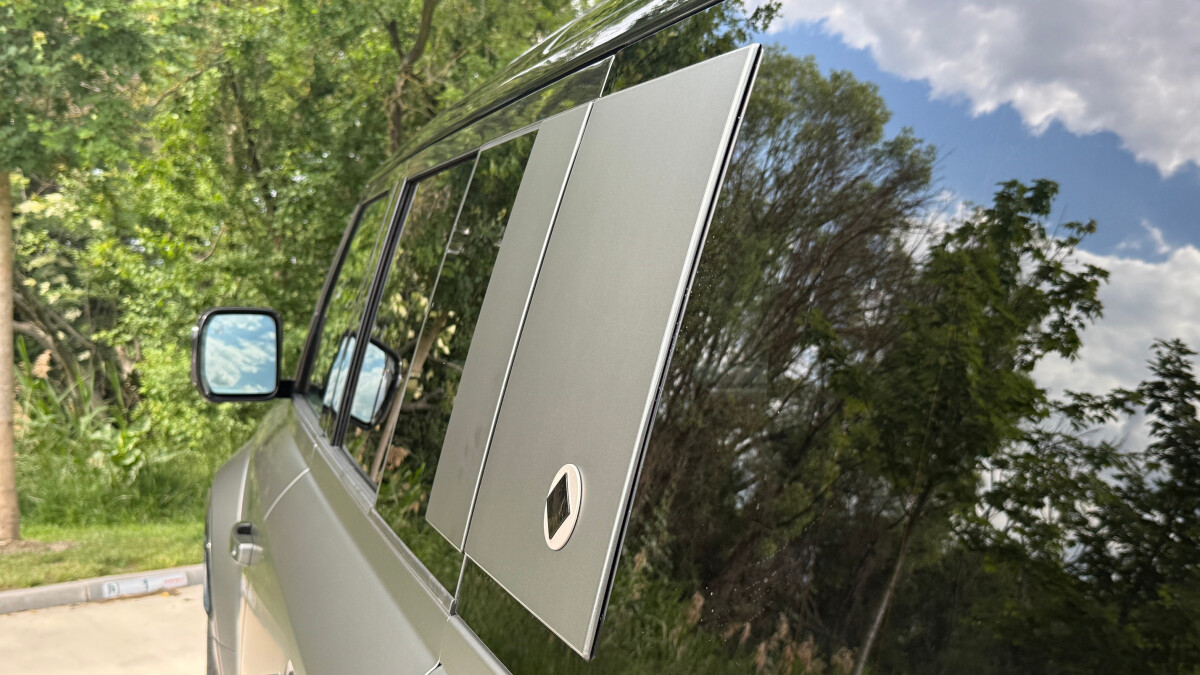 Land Rover Defender Octa (2025)