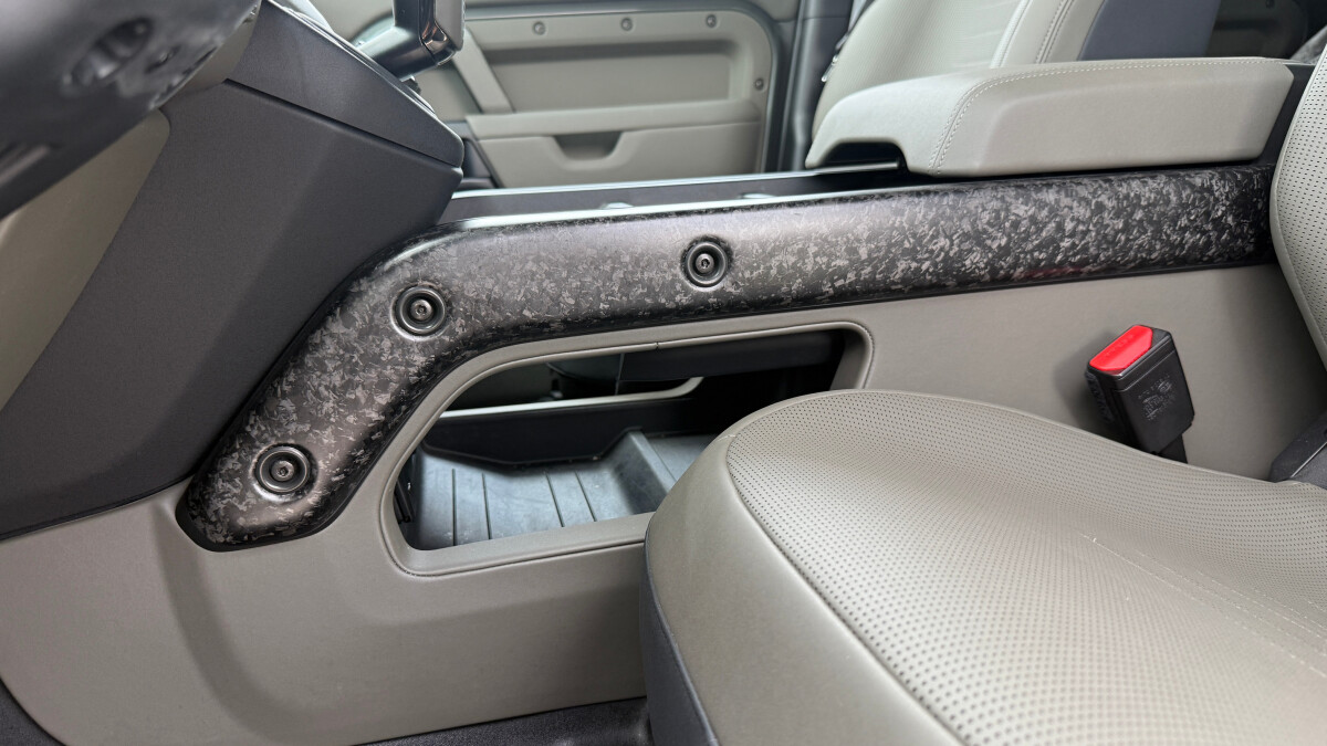 Land Rover Defender Octa (2025)