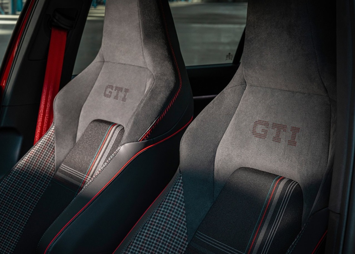 Volkswagen Golf GTI Edition 50 12