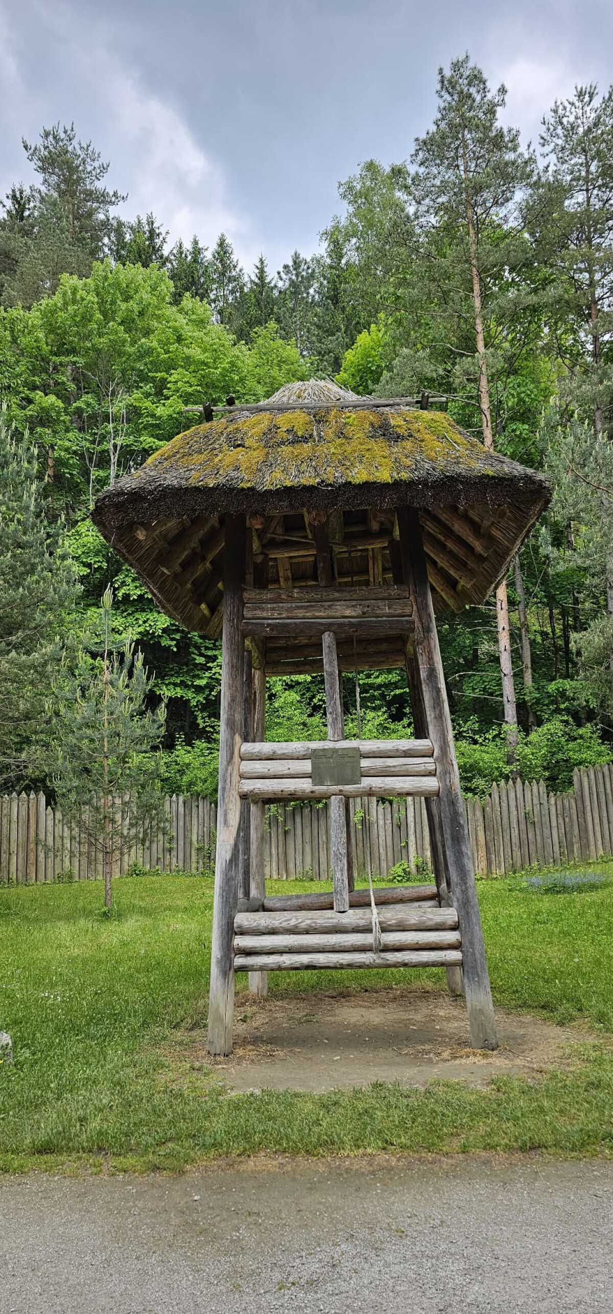 stredoveká dedina, Paseka, mReportér