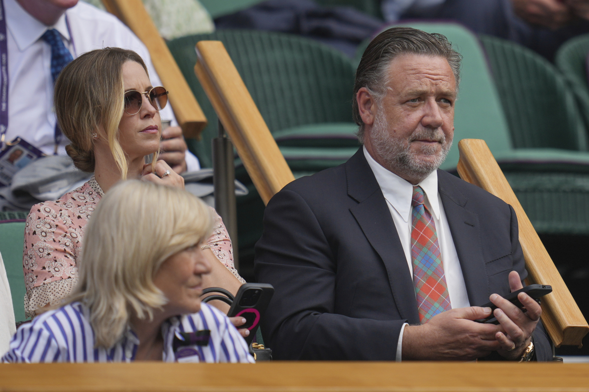 Herec Russell Crowe a jeho partnerka Britney Theriot.