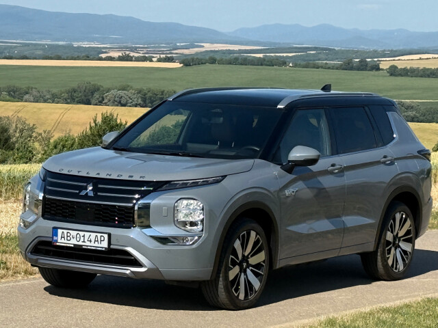 Mitsubishi Outlander PHEV 2.4 (2025)