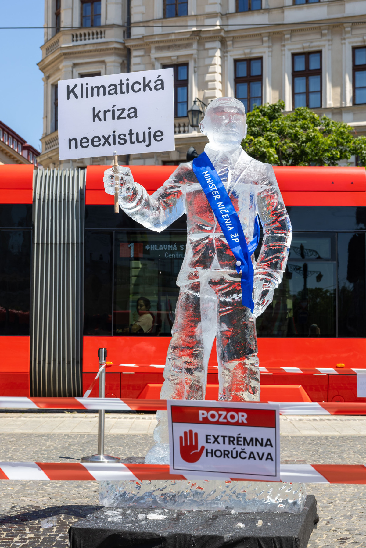 Greenpeace, protest, taraba, klimatická kríza,