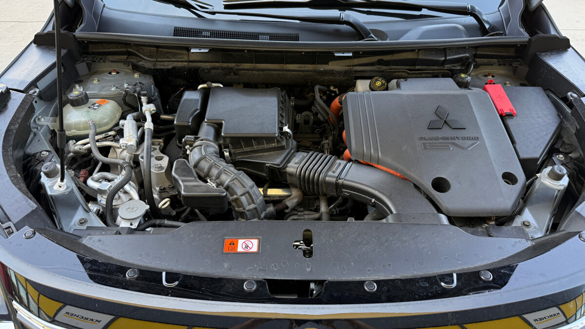 Mitsubishi Outlander PHEV 2.4 (2025)