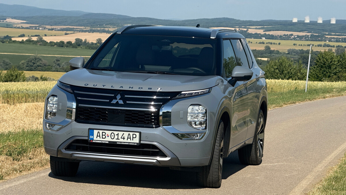 Mitsubishi Outlander PHEV 2.4 (2025)