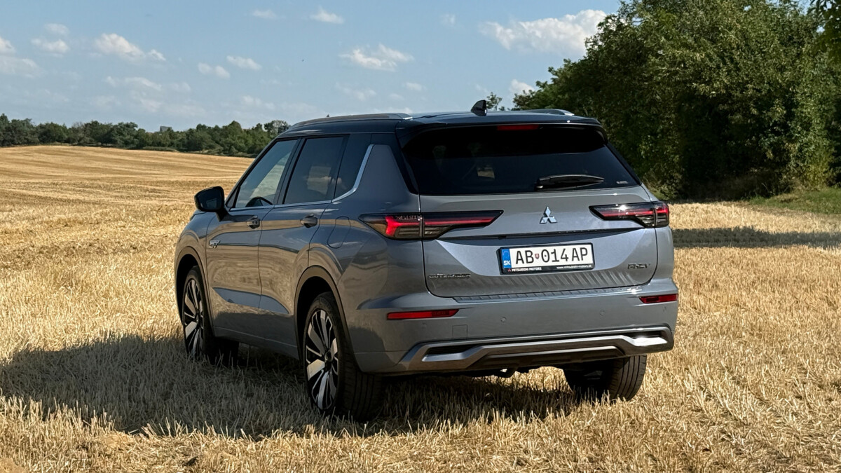 Mitsubishi Outlander PHEV 2.4 (2025)