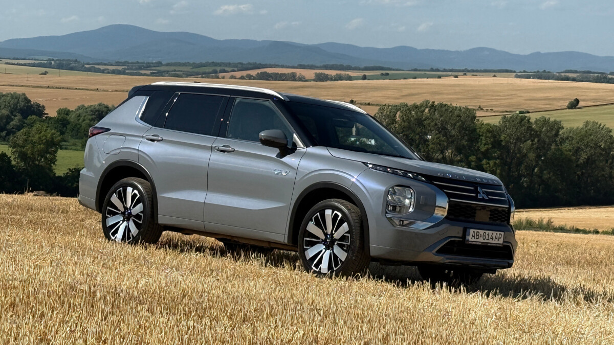 Mitsubishi Outlander PHEV 2.4 (2025)