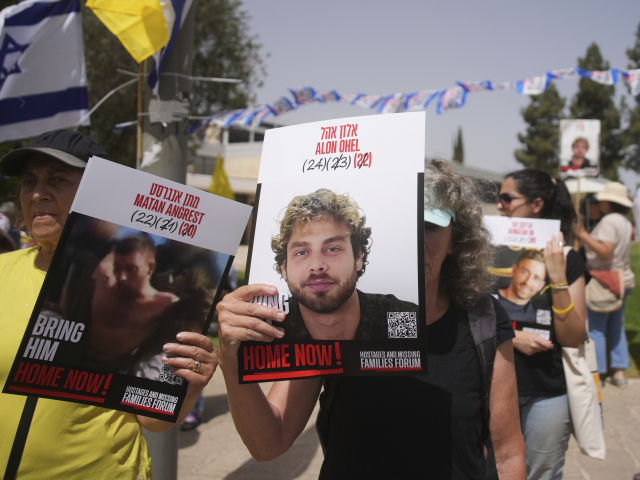 Príbuzní izraelských rukojemníkov na proteste
