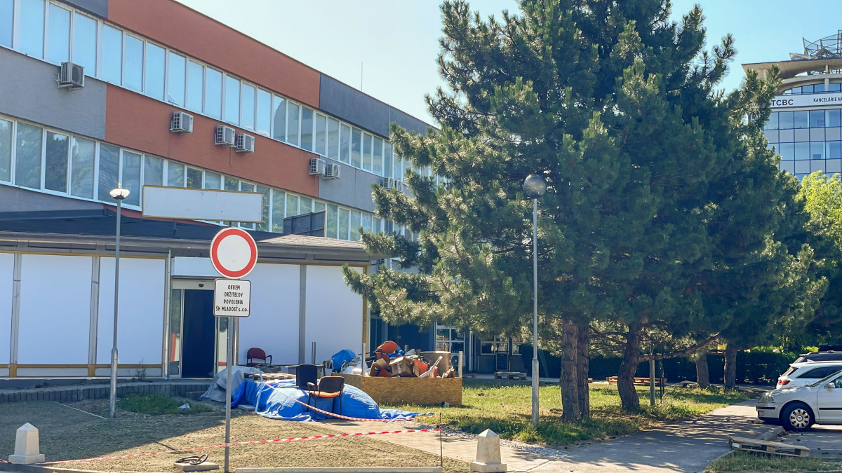 budova, prestavba, centrála HLAS